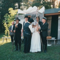 Viulunsoittaja katolla